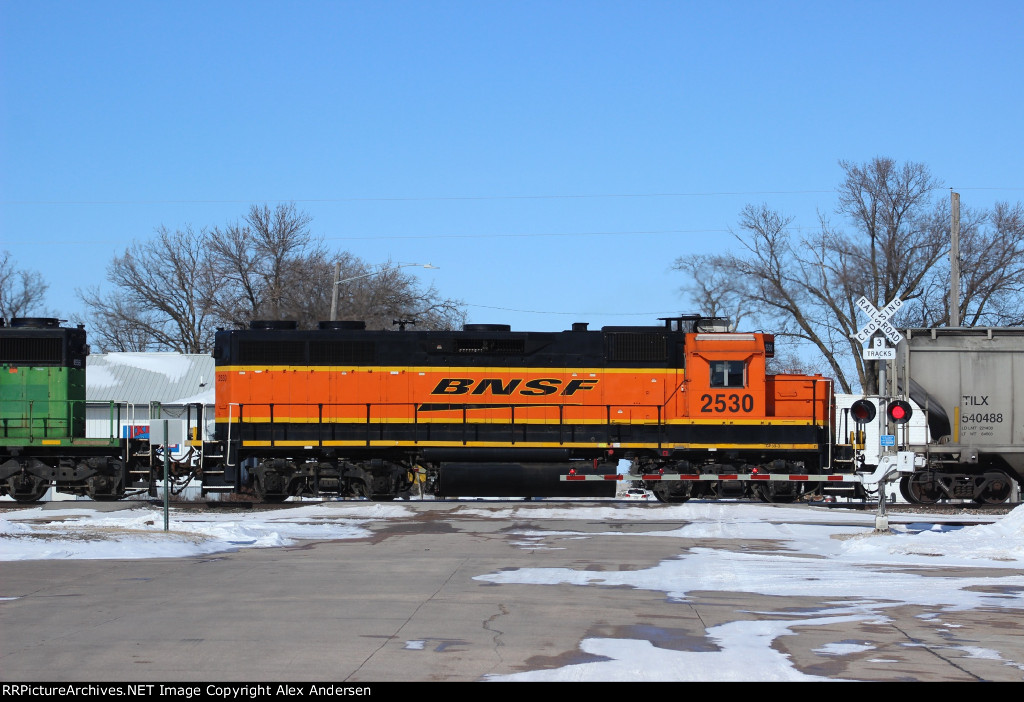 BNSF 2530